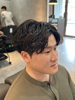 ザ クラン バイ ヘッドライト 仙台長町店(THE CLAN by HEADLIGHT) 【センターパート×ルーズパーマ】人気メンズスタイル