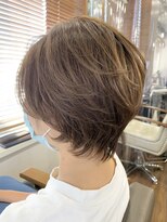 アンビエンテ(ambiente)&nbsp;大人かわいい　小顔効果は前髪がポイント　ショートレイヤー