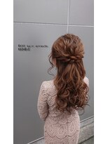 トゥエンティ ファイブ(TWENTY FIVE)&nbsp;ゆる華やかなハーフアップ