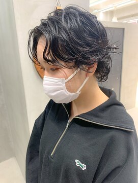 テトヘアー(teto hair) ニュアンスパーマ、ウルフパーマ、ゆるいパーマ、センターパート