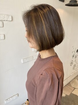 ユイバイラドンナ(Huit by LADONNA) 大人女性のボブ×オリーブカラー×ハイライト