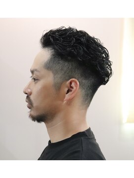 ウィスカーヘアー(whisker hair) ツーブロックパーマ