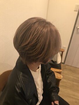 ちいさな美容室 ダブルカラー　ショートボブスタイル