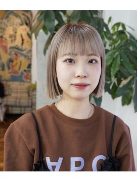 アペロ 柏(Apero) ハイトーンwhite pearl × 根元ブラウン