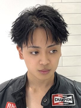 オーシャントーキョー 仙台(OCEAN TOKYO) ニュアンスセンターパートショート刈り上げツーブロック黒髪韓国