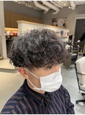 メンズ前上がりヘア強めプードルパーマ無造作