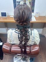 ナンバーエイト(number eight)&nbsp;ツインフィッシュボーン ドレスヘア 結婚式 お呼ばれ 二次会20代