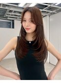 センター分けくびれヘア前髪ロングレイヤー韓国ヘアエモージュ