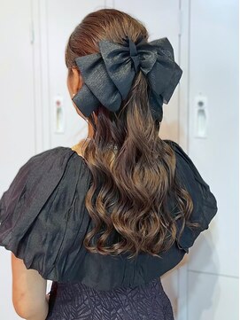 アンニュ(annuy) ヘアセット ヘアアレンジ ハーフアップ オリーブグレージュ 20代