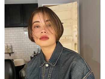 スタンド(STAND)の写真/オリジナルのウェットカットで大胆なヘアチェンジも似合わせます。どこか女性らしさがあるスタイルに。