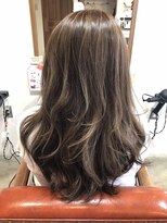 モカ ヘアーデザイン(moca HAIR DESIGN)&nbsp;明るめのハイライトで作るグレージュのセミロング