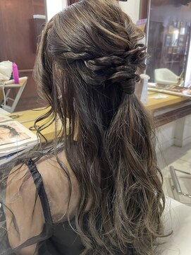 アイズウェスト(I's WEST) ヘアセット／ハーフアップ/結婚式ヘア/函館