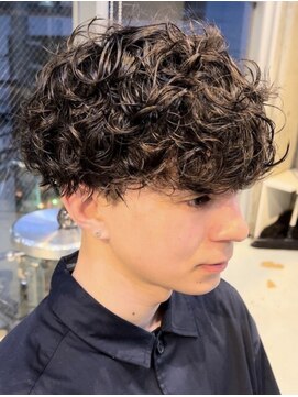 レタッチ バイ フィフス 天神大名(RETOUCH by fifth) プードルパーマハードスパイラルパーママッシュメンズパーマ束感