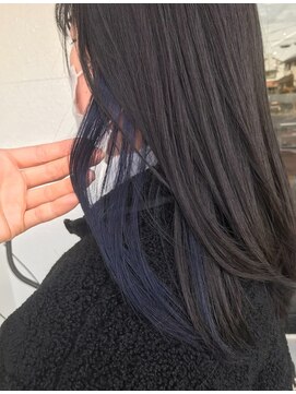 ハウリーヘアアンドスパ(HAURY hair&spa) イヤリングカラー×ネイビーブルー