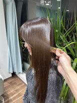 リリー(Re.ly) 笑顔になれる髪質改善、縮毛矯正