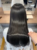 モク(mok)&nbsp;◯縮毛矯正×暗めカラーで湿気に負けない艶髪◯