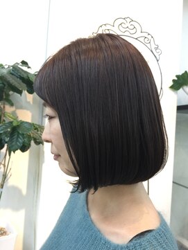 アジュガヘア(ajuga hair) ナチュラルなツヤカラーとボブスタイル