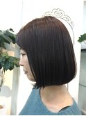 ナチュラルなツヤカラーとボブスタイル