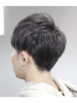 ウィスカーヘアー(whisker hair) マッシュショート