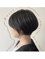 ジェネ(jene) 耳掛けショートヘア