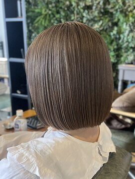 インデペンデンス(independence) 透明感たっぷりグレージュ