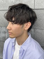 ヒュイル バイ ニアウ(Hwyl by Niau) メンズマッシュセンターパートスパイラルパーマニュアンスパーマ