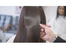 薬剤の浸透をサポートしうるツヤヘアを実感できる！カラーやパーマ、トリートメントの持ちもUP！