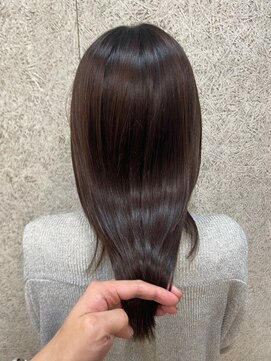 ガーディナ(Gardina) ココアベージュ 透明感カラー 髪質改善 センターパート