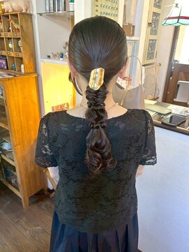 アズグロウヘアー(AS GROW HAIR) ハイライトカラークラシカルツイストアレンジ