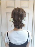 結婚式ヘア　お呼ばれヘア　シニヨン　花