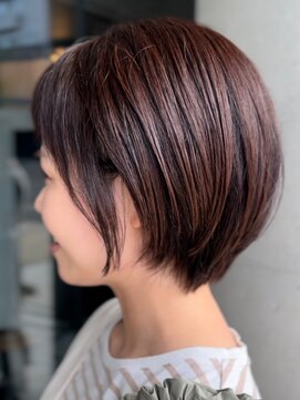 サーカス(circus) ショート/ブラウンカラー/耳かけショート