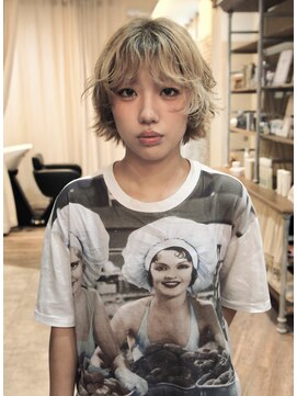 ショートボブブリーチパーマ