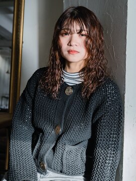 縦落ちパーマ×マロンブラウンカラー/岡山/ミディアムパーマ