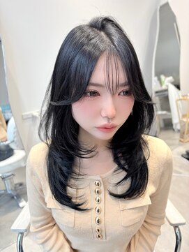 ラクシア(LucxiA) 韓国ヘア/レイヤーカット/顔まわりカット/Instagram @ken__gucci