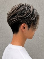 トゥルートラスト オムオム 甲府和戸(True Trust HOMME HOMME) メンズ ショートセンターパート 刈上げ ハイライト