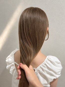 ヘアサロン スズキの写真/髪質に合わせた厳選トリートメントで圧倒的なうるおいを実感！ダメージが気になる方も◎