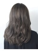 セミロングディープシルバーアッシュ