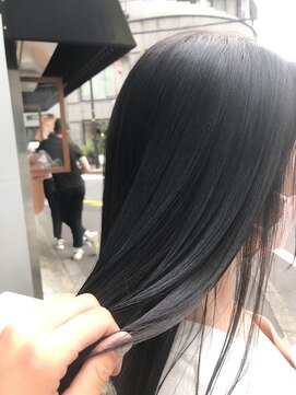 ネイヴィル(navile) ◎赤みのない透け感グレージュ