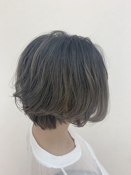 エヌプラス(N+) 黒髪グラデヘアーオリーブグレー小顔に見せるヘアココアベージュ