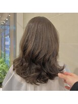 イミ(imi) グレージュカラー/韓国風レイヤー/小顔カット/韓国風パーマ