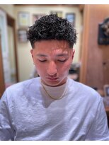 フォーコーナーズ(Four Corners)&nbsp;スキンフェードツーブロック刈り上げジェットモヒカンマンバン