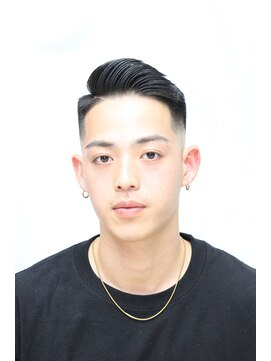 カーウォッシュバーバー(CARWASH BARBER) サイドパートスキンフェードビジカジ