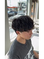 ホワイト(WHITE)&nbsp;シャドウパーマ/メンズパーマ/緩めパーマ