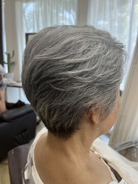 アローズ(arose) グレイヘアミセスカット