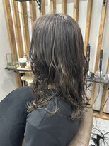ビューティーガレージ カワゴエ(Beauty Garage Kawagoe) 地毛に馴染む細めハイライト