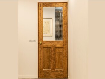 インミーヘアー(in Me.)の写真/【西千葉駅徒歩5分】髪も心も優しく包み込む…カフェ併設のオシャレ空間が広がるサロン♪