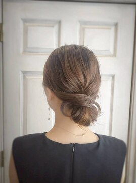アロマ ヘアー ルーム 新宿3号店(AROMA hair room) タイトローニュアンス/シンプルシニヨン/上品まとめ髪/艶感ヘア