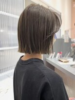 ティディ(Tidi) ヘイリーボブ/切りっぱなしボブ/タッセルボブ/オリーブ/豊中庄内