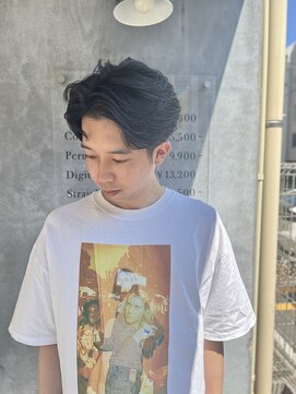 バジオットエイチ(BUZZIoT h) センターパート×ワンカールマッシュ