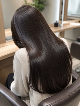 アロウ(RROW.)の写真/忙しい朝もまとまるうるツヤ髪へ。白髪ぼかしや縮毛矯正と相性抜群の厳選トリートメント